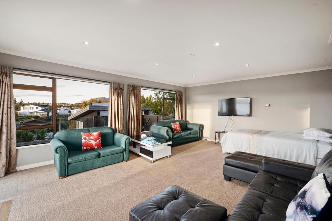 Taupo Escape - Rainbow Point Holiday Home 外观 照片